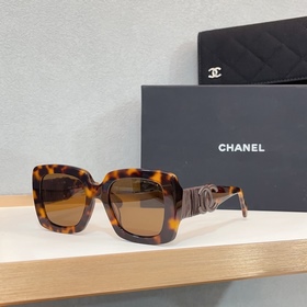 Кожаный дизайн с логотипом Chanel Doub