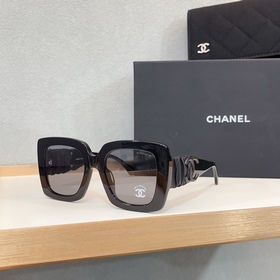 Кожаный дизайн с логотипом Chanel Doub