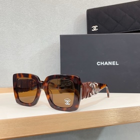 Кожаный дизайн с логотипом Chanel Doub