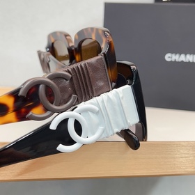 Кожаный дизайн с логотипом Chanel Doub