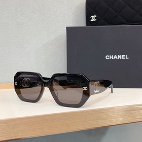 CHANEL МОДЕЛЬ： CH6311 Размер： 61 с
