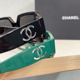 CHANEL МОДЕЛЬ： CH6311 Размер： 61 с