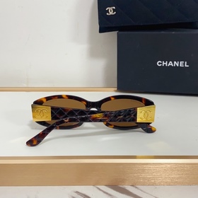 CHANEL Матовая фурнитура для усилени