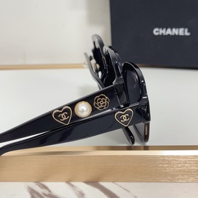 CHANEL  Модель 5479, размер 56, обод