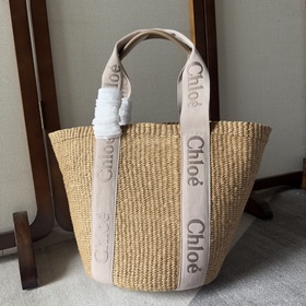 Сумка Chloe Woody Straw Bucket Bag в н