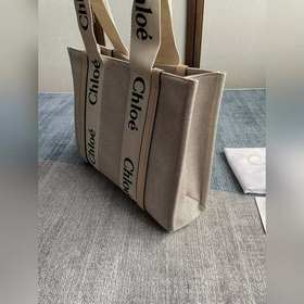 Средняя сумка Chloe цвета бисквита явл