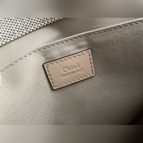 Средняя сумка Chloe цвета бисквита явл