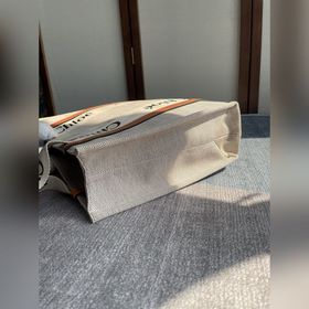 Средняя по размеру коричневая сумка Ch