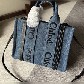 Маленькая сумка Chloé Woody из прохлад