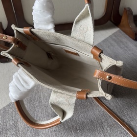Новинки Chloe 23Woody Family Tote Bag 
