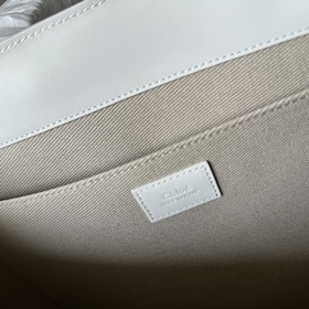 Кожаная сумка Chloe22S Woody： потрясаю