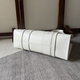 Кожаная сумка Chloé Woody Tote Детали 