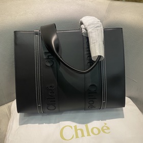 Кожаная сумка Chloé Woody Tote Детали 