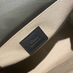 Кожаная сумка Chloé Woody Tote Детали 