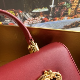 [Dolce & Gabbana] Новинка. Артик