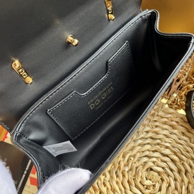 [Dolce & Gabbana] Новинка. Артик