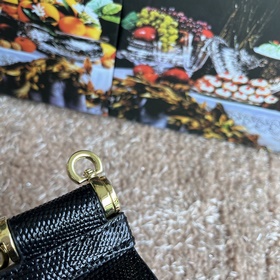 [Dolce & Gabbana] Артикул： 4135 