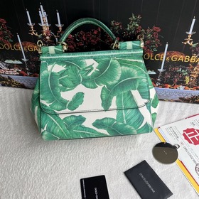 Dolce &amp; Gabbana Кожаная сумка чере
