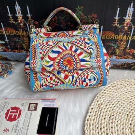 Dolce &amp; Gabbana Кожаная сумка чере