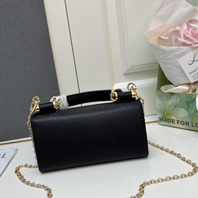 Dolce & Gabbana Импортная кожа  