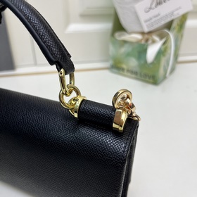 Dolce & Gabbana Импортная кожа  