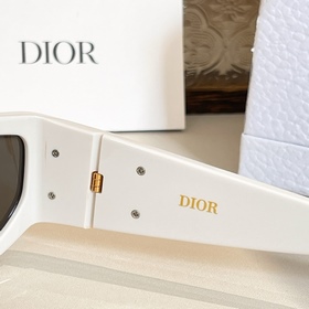 МОДЕЛЬ DIOR： VeryDior S3F РАЗМЕР： диам