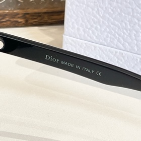 Модель DIOR： CD 0250S Размер： 56 мм x 
