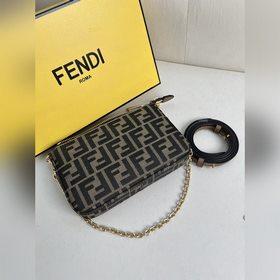 Сумка FENDI Monogram Представляем ва