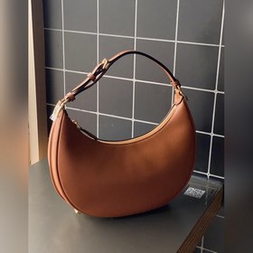 Сумка Crescent (коричневая) Эта сумк