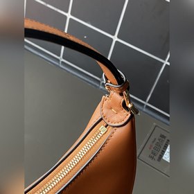 Сумка Crescent (коричневая) Эта сумк