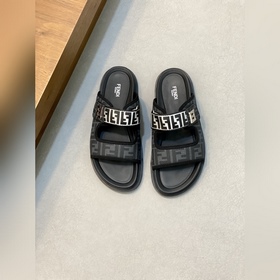 FENDI Флип-флопы и сандалии Fendi тепе