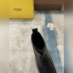 FENDI - Fendi  Ботинки на шнурках из