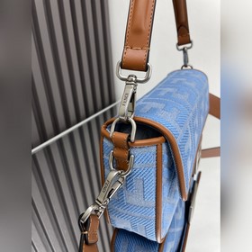 FENDI Лимитированная серия ярких вышит
