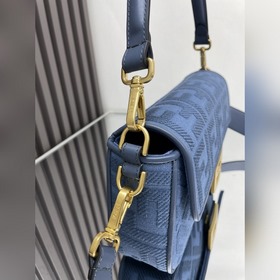 FENDI Лимитированная серия ярких вышит
