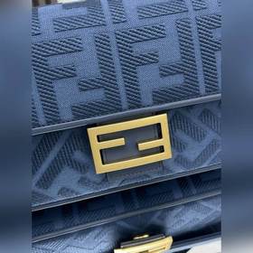 FENDI Лимитированная серия ярких вышит