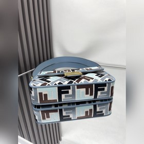 FENDI Лимитированная серия ярких вышит