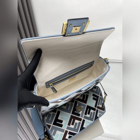 FENDI Лимитированная серия ярких вышит