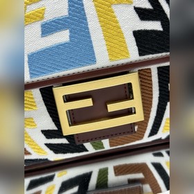 FENDI Лимитированная серия ярких вышит