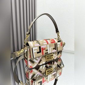FENDI Лимитированная серия ярких вышит