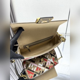 FENDI Лимитированная серия ярких вышит