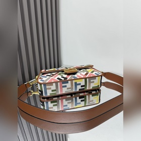 FENDI Лимитированная серия ярких вышит