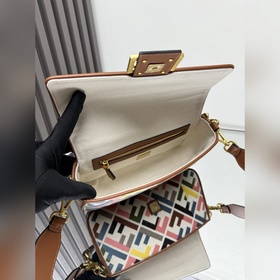 FENDI Лимитированная серия ярких вышит