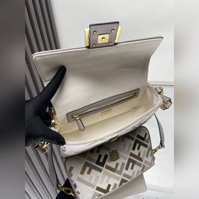 FENDI Лимитированная серия ярких вышит