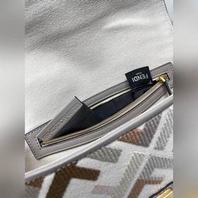 FENDI Лимитированная серия ярких вышит