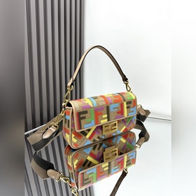 FENDI Лимитированная серия ярких вышит