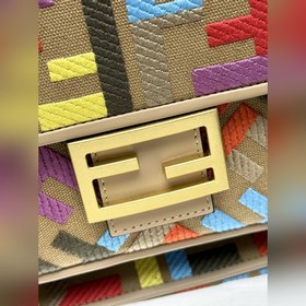FENDI Лимитированная серия ярких вышит
