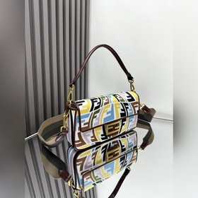 FENDI Лимитированная серия ярких вышит