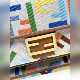 FENDI Лимитированная серия ярких вышит