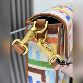 FENDI Лимитированная серия ярких вышит