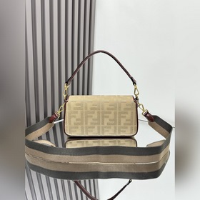 FENDI Лимитированная серия ярких вышит
